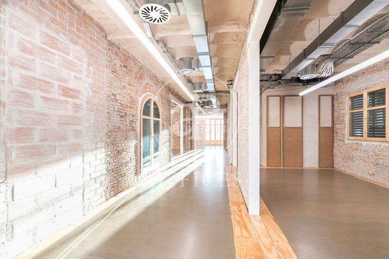 Foto 1bc5c83b-3536-42f8-bd00-86a0c13f119b. Rent office space with heating in Gòtic Barcelona
