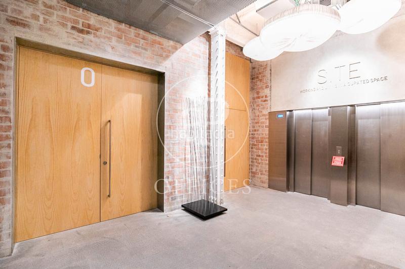 Foto 49b4810e-bd2f-4b5b-8c5c-fdff9766239a. Rent office space with heating in Gòtic Barcelona