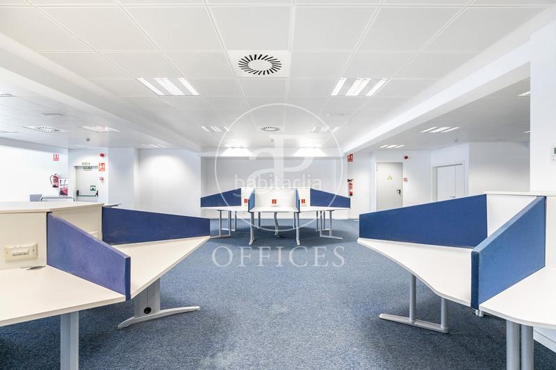 Foto 32821bfc-4d41-468b-9c26-af26aa6fd0ce. Alquiler oficina  en alquiler amueblada en marina en 22 en Barcelona