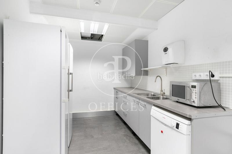 Foto fba569aa-88bb-4fe3-a4cf-bb6d040fb466. Lloguer oficina amb calefacció a El Parc i la Llacuna del Poblenou Barcelona