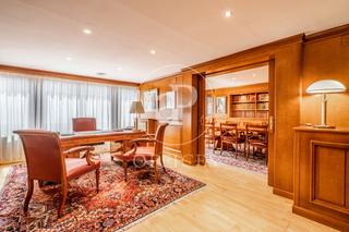 Bureau  Carrer de tuset. Oficina en venta en calle tuset