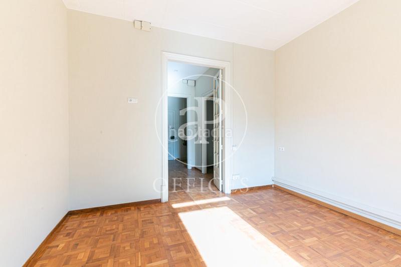 Foto 6d07d4fc-18dd-4be0-b29d-f1207c63ce37. Location bureau avec chauffage dans Dreta de l´Eixample Barcelona