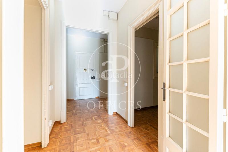 Foto ae2ddc89-cfd4-4783-8264-30794274a9d9. Location bureau avec chauffage dans Dreta de l´Eixample Barcelona