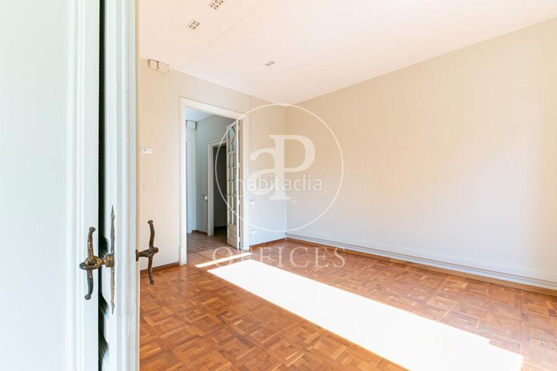 Foto ee9a7994-46f8-4c4b-823e-2656730a4771. Location bureau avec chauffage dans Dreta de l´Eixample Barcelona