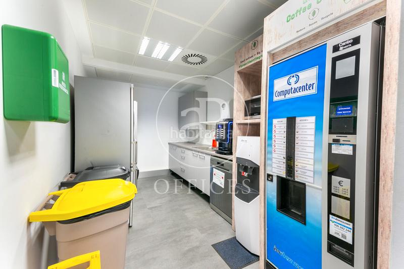 Foto 8b9f857f-4929-478b-9d17-0a38fe734218. Lloguer oficina amb calefacció a El Parc i la Llacuna del Poblenou Barcelona