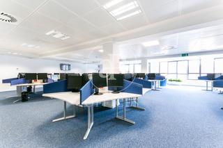 Rent Office space  C/ de sancho de ávila. Oficina en alquiler plugplay en 22