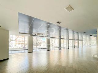 Location Bureau  C/ d'aragó. Oficina en alquiler en planta baja en eixample dreta
