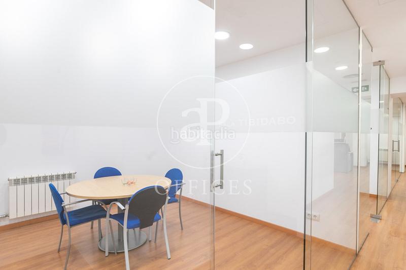 Foto cf17d265-c258-44a7-931e-bec0f6a0a74a. Oficina  en venta en calle villarroel en L´Antiga Esquerra de l´Eixample Barcelona