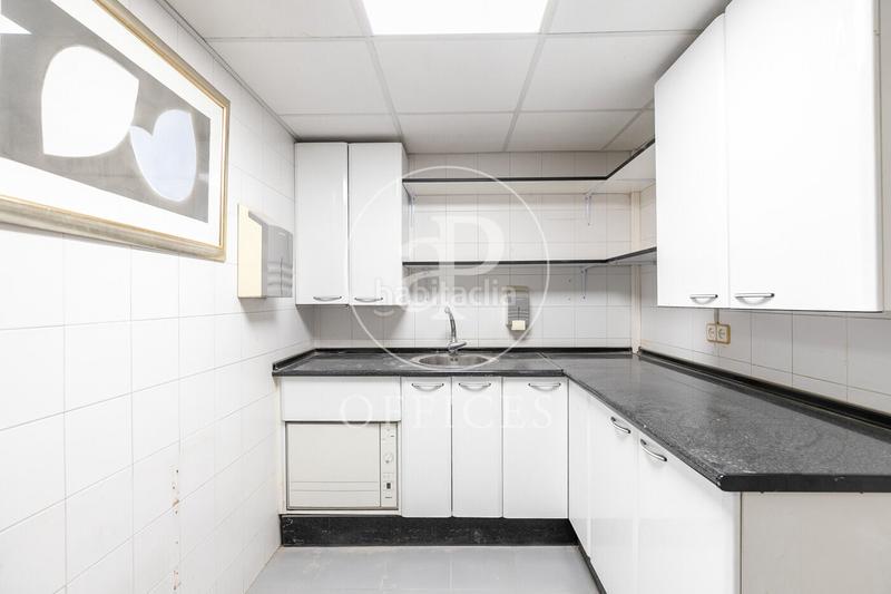 Foto 3446b4b7-6e8d-4117-9df5-323b95215e88. Oficina amb calefacció a Sant Gervasi - Galvany Barcelona