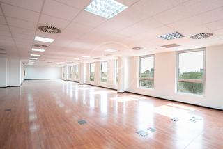 Rent Office space  C/ de la metal·lúrgia. Oficina en alquiler en la fira en hospitalet de llobregat