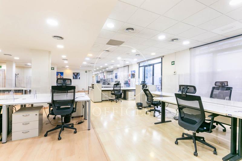 Foto 147fbd27-d949-47ae-b7e8-ca11d582786a. Rent office space with heating in Gòtic Barcelona