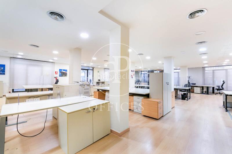 Foto 56cbb787-ed31-4505-ae4e-da0424243ce3. Rent office space with heating in Gòtic Barcelona