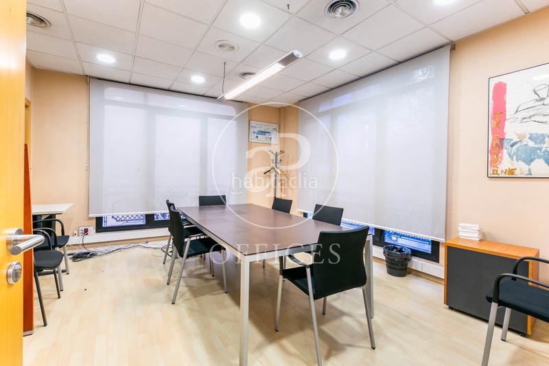 Foto 5b385218-b65f-4cf5-9d63-23c391bda593. Rent office space with heating in Gòtic Barcelona