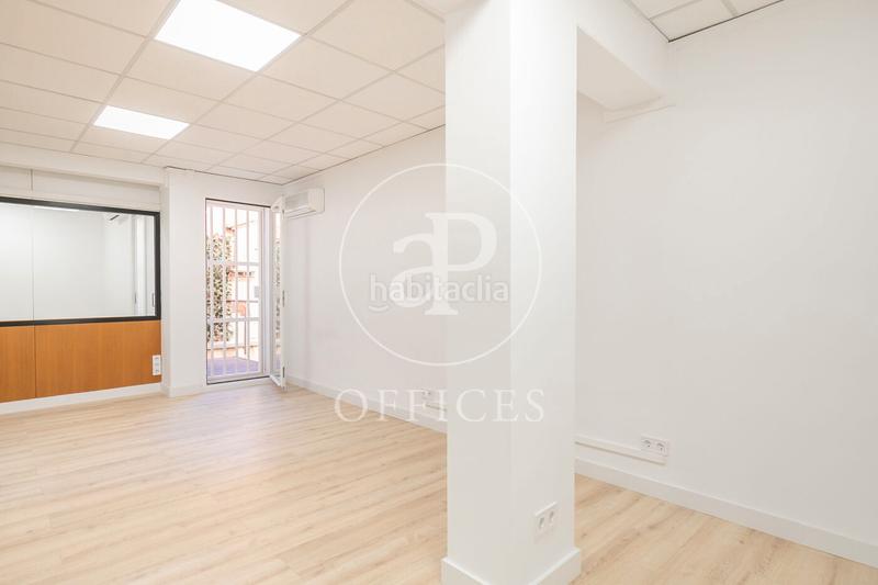 Foto 5944dfd2-41d2-4e42-9013-4075f2d5bf70. Oficina amb calefacció a Putget - Farró Barcelona