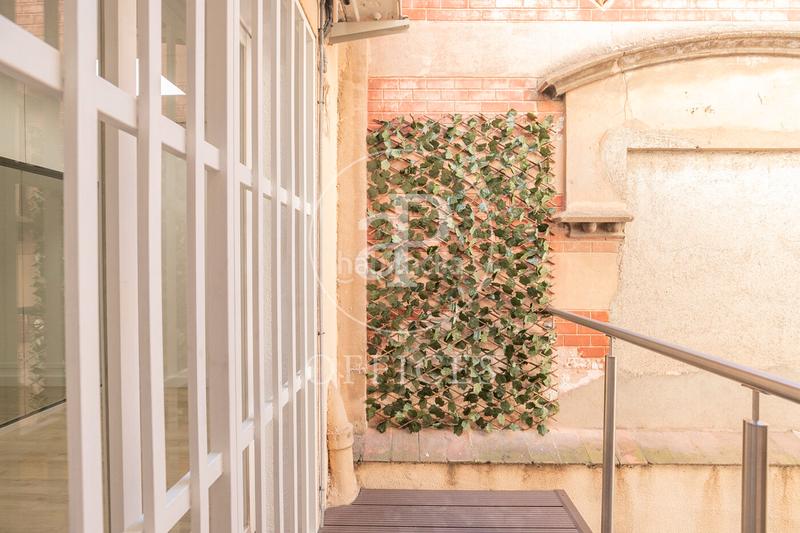 Foto 8f1a6981-c206-4b4c-8d80-c90b95614433. Oficina amb calefacció a Putget - Farró Barcelona