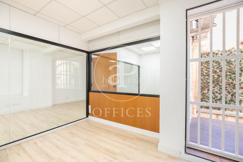 Foto 91bbe863-d255-47ad-8bf1-e5d26bd8d340. Oficina amb calefacció a Putget - Farró Barcelona