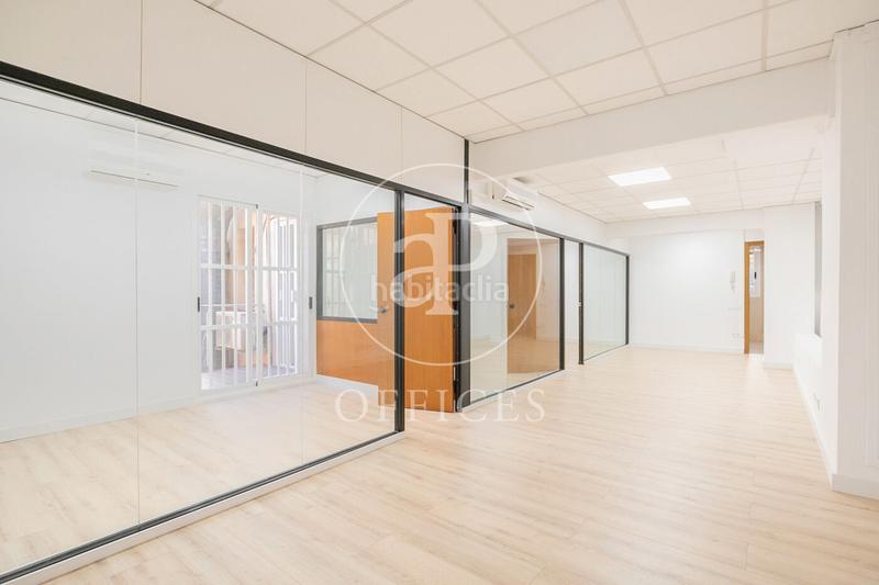 Foto 9c49b0f2-d45f-457a-b16d-f47d6a50b34d. Oficina amb calefacció a Putget - Farró Barcelona