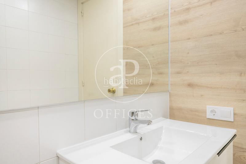 Foto a31940fc-c196-4c84-ae08-208fa43a4f1b. Oficina amb calefacció a Putget - Farró Barcelona