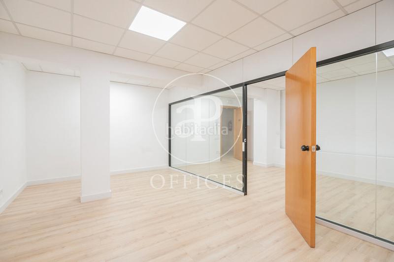 Foto ad1b0fdc-8599-42ff-b31f-6c14f59eeeba. Oficina amb calefacció a Putget - Farró Barcelona