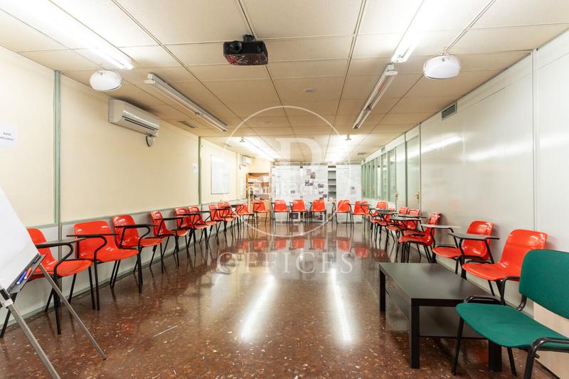 Foto 3431691a-e2b1-4d27-a751-28e79a0f52ad. Oficina  en venta en calle aragón, eixample esquerra en Barcelona