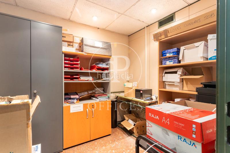 Foto 544e20a9-4418-4940-be66-1a5232dd63a3. Oficina  en venta en calle aragón, eixample esquerra en Barcelona