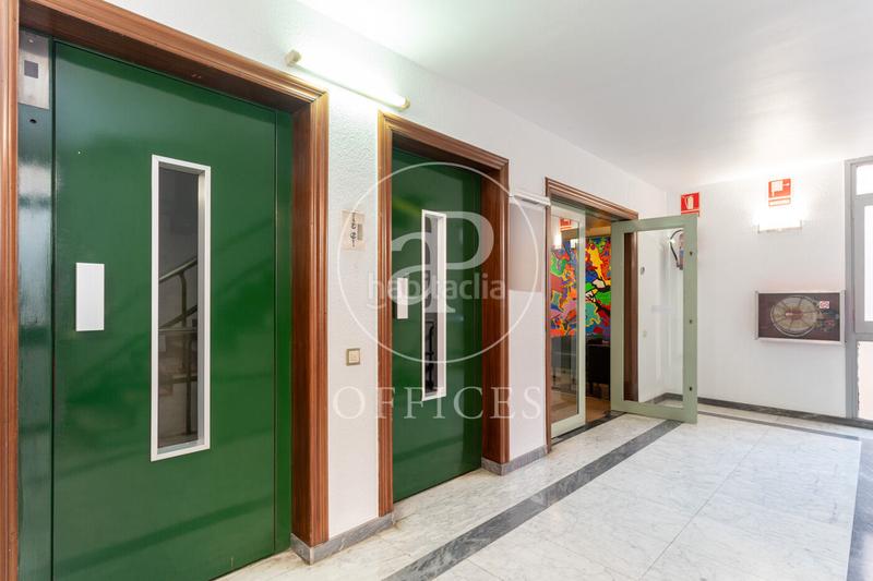 Foto 8bea42f3-7a75-4d6b-ba0b-e7b575a8ce6c. Oficina  en venta en calle aragón, eixample esquerra en Barcelona