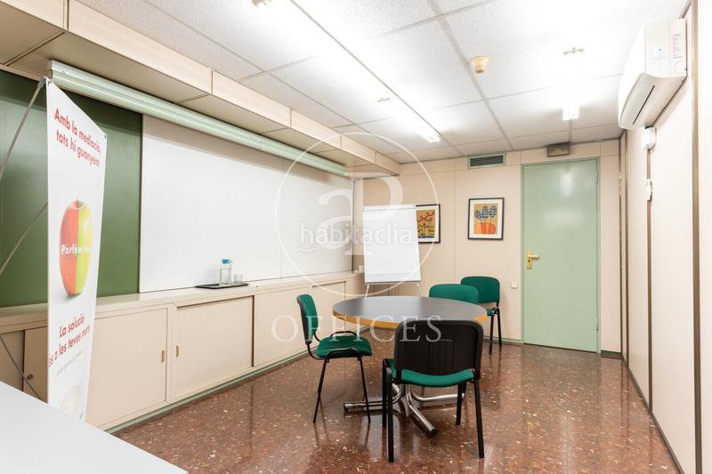 Foto a8abeb5f-a5ec-4f17-9bee-c62fd7ce3d16. Oficina  en venta en calle aragón, eixample esquerra en Barcelona