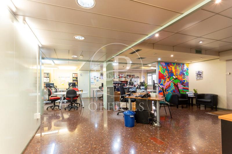 Foto ac0b16cf-f5e2-460b-8892-55ae69375959. Oficina  en venta en calle aragón, eixample esquerra en Barcelona