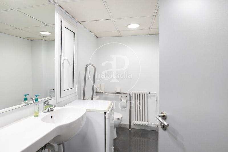 Foto 9805fa96-4a78-4ef1-bed3-c9b2375a3d23. Oficina  en venta en via augusta en Sant Gervasi - Galvany Barcelona