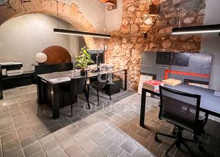 Alquiler Oficina  Carrer de sant domènec. Oficina en alquiler en el corazón de sant cugat