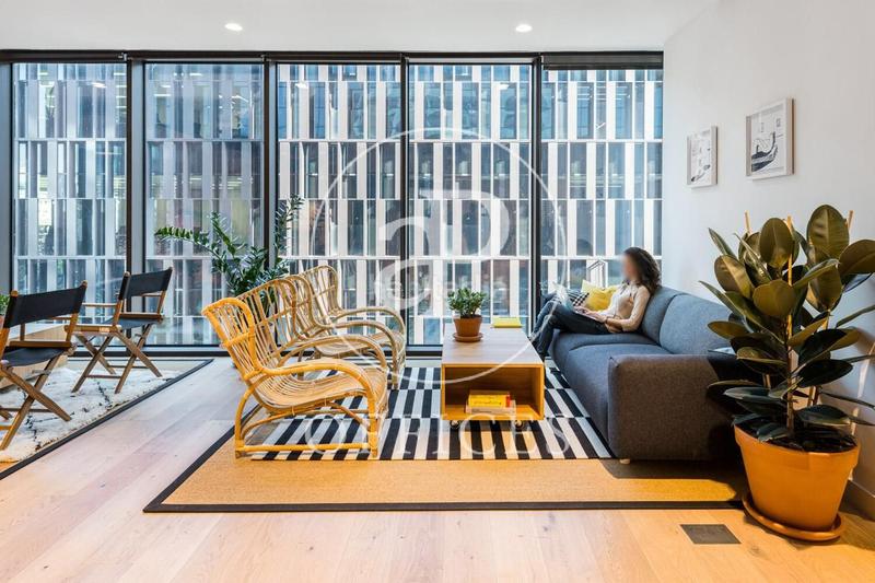 Foto 2943f772-305c-4d04-a657-b5c5e907c827. Alquiler oficina coworking en alquiler en calle pallars en Barcelona