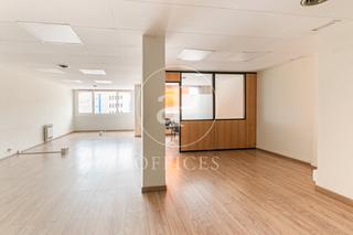 Rent Office space  Tuset. Oficina en alquiler en tuset