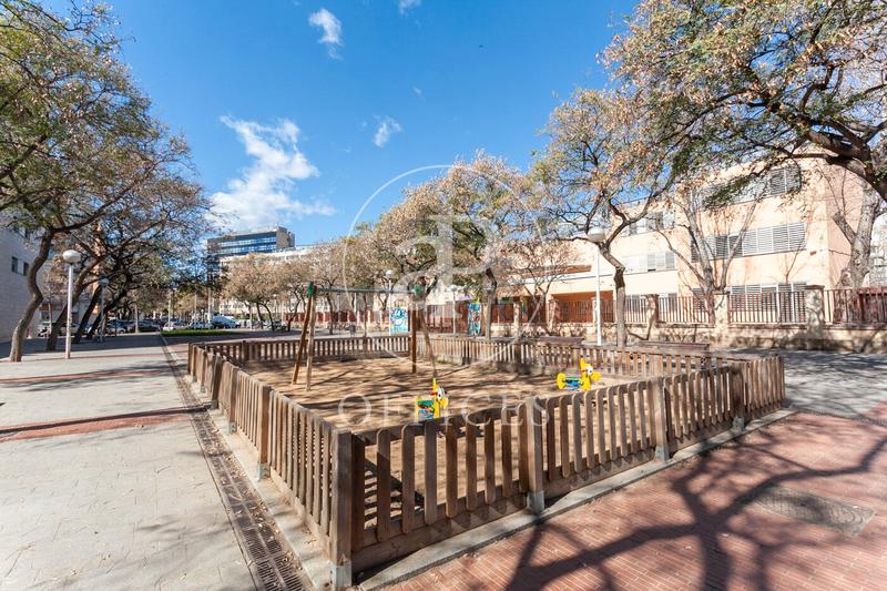 Foto 1e3dd86e-9488-41a2-9c88-69d53c2138f5. Location bureau avec chauffage dans La Vila Olímpica del Poblenou Barcelona