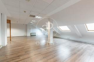 Rent Office space  Carrer d'aragó. Oficina en alquiler en eixample dreta