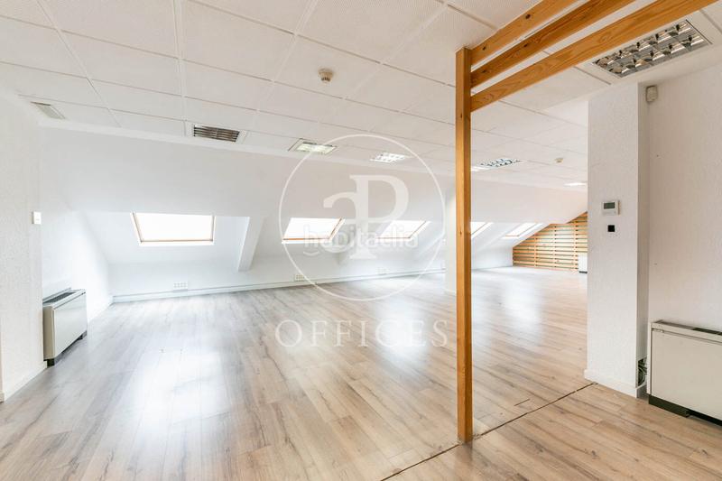 Foto c26cee2f-8bce-49af-a5f8-b14c475abc63. Rent office space in L´Antiga Esquerra de l´Eixample Barcelona