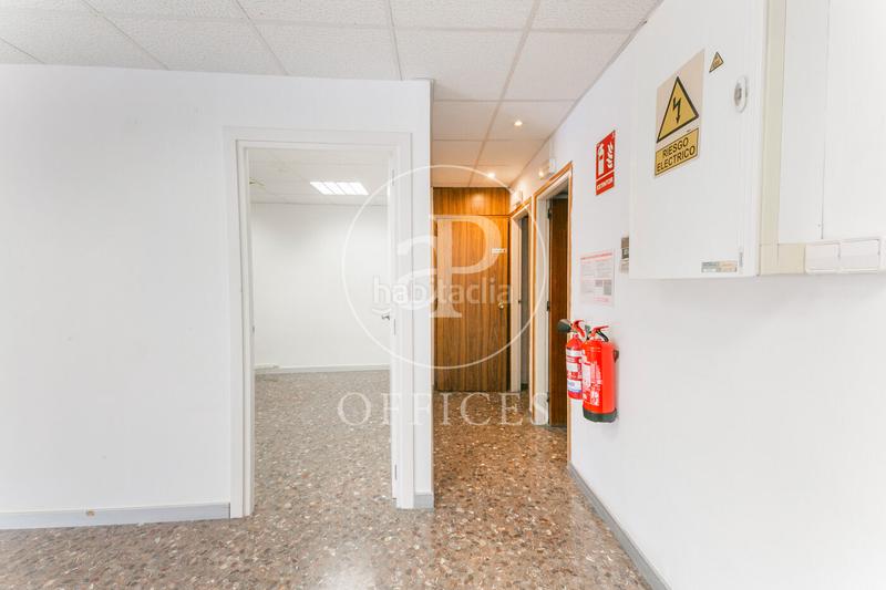 Foto 47edd6a6-f19f-445f-9680-68ffd1f3e623. Alquiler oficina  en alquiler en travessera de gràcia en Barcelona