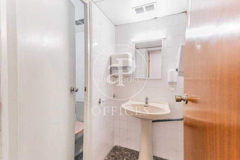 Foto f8c2f783-c91b-489d-bb1a-7a08bf196d8d. Alquiler oficina  en alquiler en travessera de gràcia en Barcelona