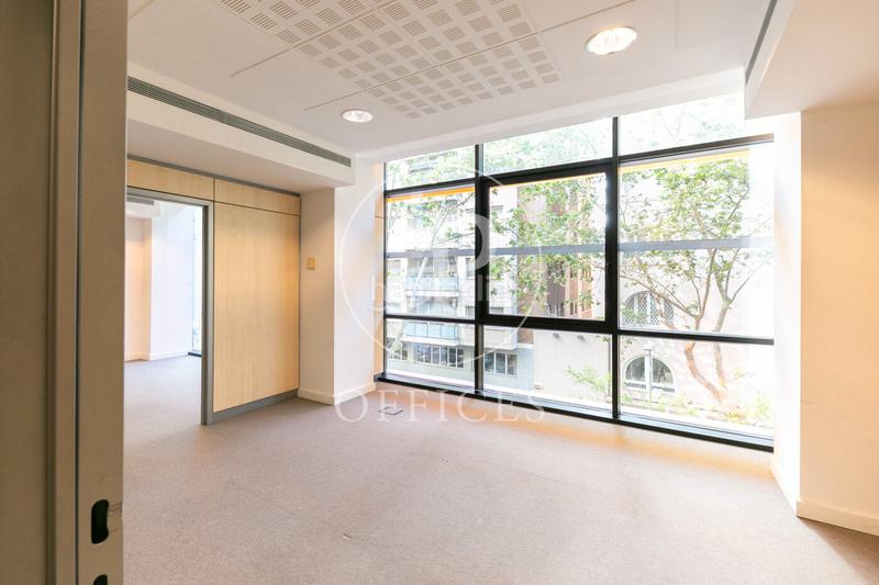 Foto 046eef6b-fa58-4299-847e-c8dec6fb0bb6. Alquiler oficina  en alquiler en calle mestre nicolau en Barcelona