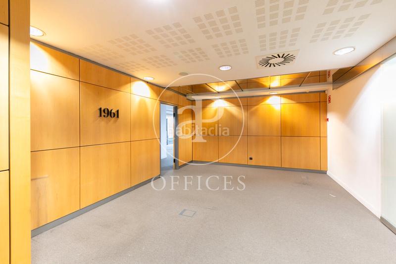 Foto a5381508-3cb9-4bce-ad51-3565635af2d4. Alquiler oficina  en alquiler en calle mestre nicolau en Barcelona