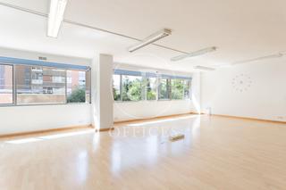 Rent Office space  Carrer de sabino arana. Oficina en alquiler en sabino arana