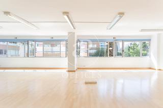 Rent Office space  Carrer de sabino arana. Oficina en alquiler en sabino arana