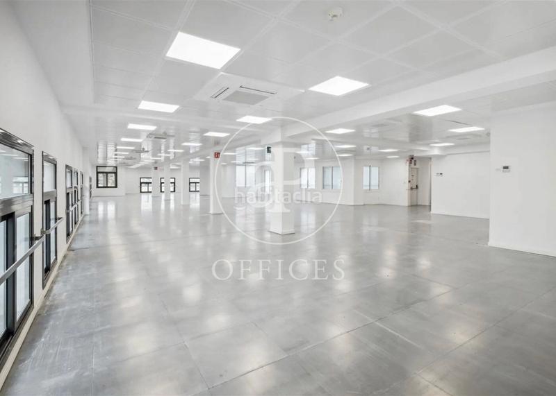 Foto 5c68edbf-a15a-4c16-a71a-b3910816c4db. Rent office space with heating in Gòtic Barcelona