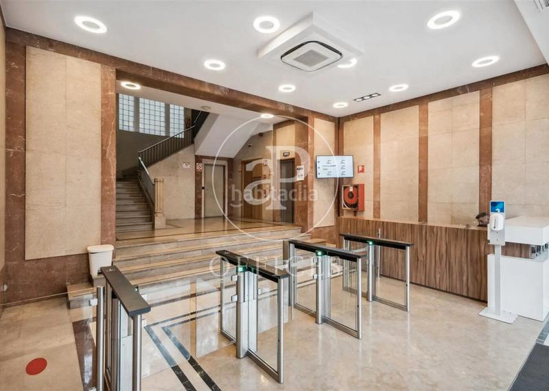 Foto e4cd14e6-72f4-4693-afa0-882c046df56c. Rent office space with heating in Gòtic Barcelona