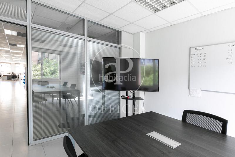 Foto 8bef5543-dbbf-4db1-a606-b10c5b286232. Rent office space with heating in La Nova Esquerra de l´Eixample Barcelona