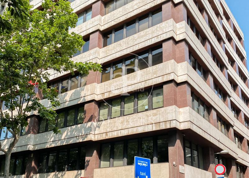 Foto 45f67946-baee-47d5-ac9f-a6b9aef41101. Rent office space in Vila de Gràcia Barcelona