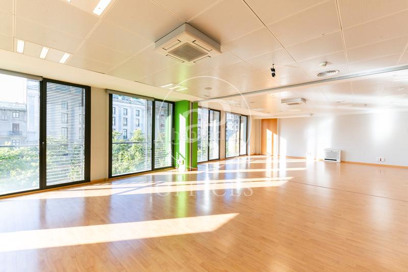Foto ad4dbe9f-411a-4e60-bd47-1ee9a3c2cdf6. Affitto ufficio in Dreta de l´Eixample Barcelona