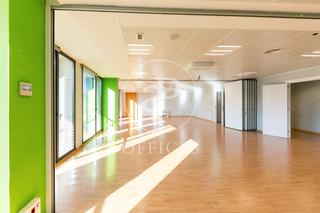 Rent Office space  Gran via de les corts catalanes. Oficina en alquiler a dos manzanas de paseo de gracia