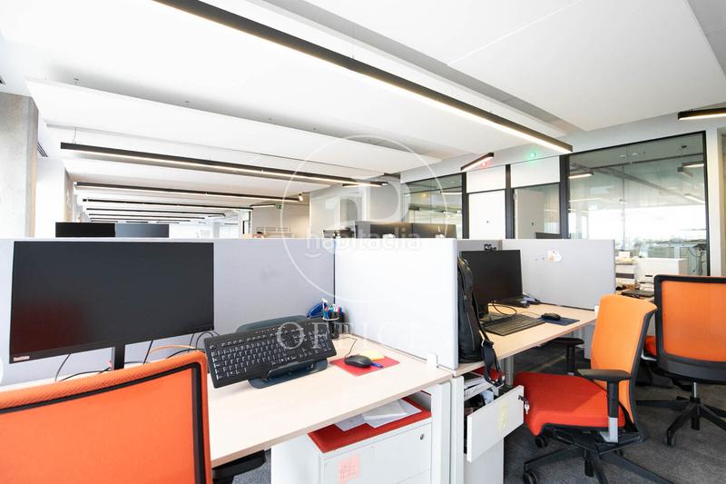 Foto f6077e27-ab02-48e8-9897-dba80b1df276. Rent office space with heating in Barceloneta Barcelona