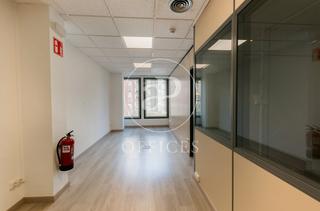 Miete Büro  Carrer de la diputació. Oficina en alquiler en eixample