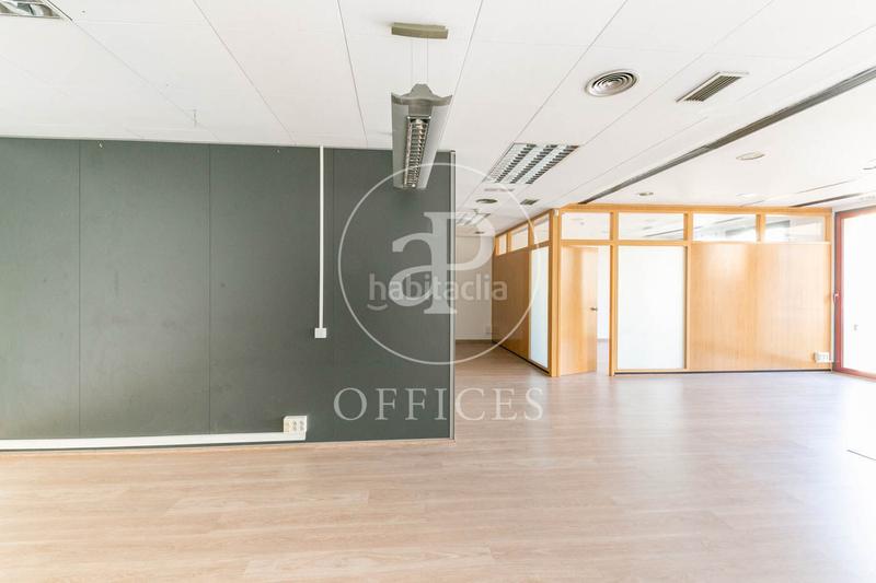 Foto 641c9f0e-80f3-4d85-b63b-ee39260fd9f7. Location bureau avec chauffage dans Dreta de l´Eixample Barcelona
